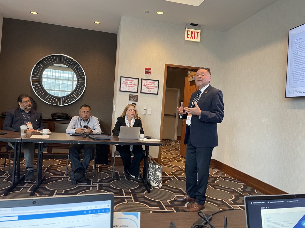 El futuro de la ⁦<a href="/SIAC_cardio/">SIAC</a>⁩ en increíbles manos: ⁦<a href="/AnaGMuneraE/">Ana G. Múnera Echeverri</a>⁩ ⁦<a href="/Risantilopezcar/">Ricardo Lopez Santi</a>⁩ y Vladimir Ullauri!

Colombia-Argentina-Ecuador!

Hay equipo!
⁦<a href="/gonzaeperez/">Gonzalo Perez</a>⁩ ⁦<a href="/aracelilm/">ARACELI DELGADO</a>⁩