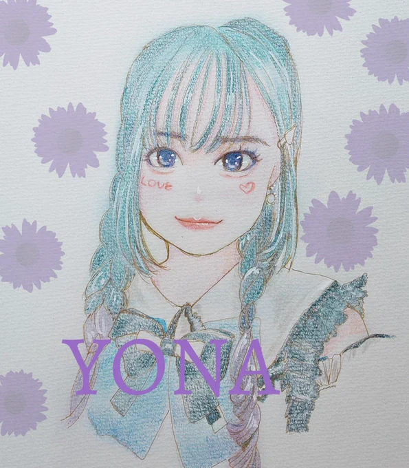 先日描いていた #YONA サン仕上げ色鉛筆で塗ってから花と文字だけアプリでポンポン明日の大阪公演楽しみですっっ#PaleNeØ #PaleNeO #パレネオ#アナログイラスト 