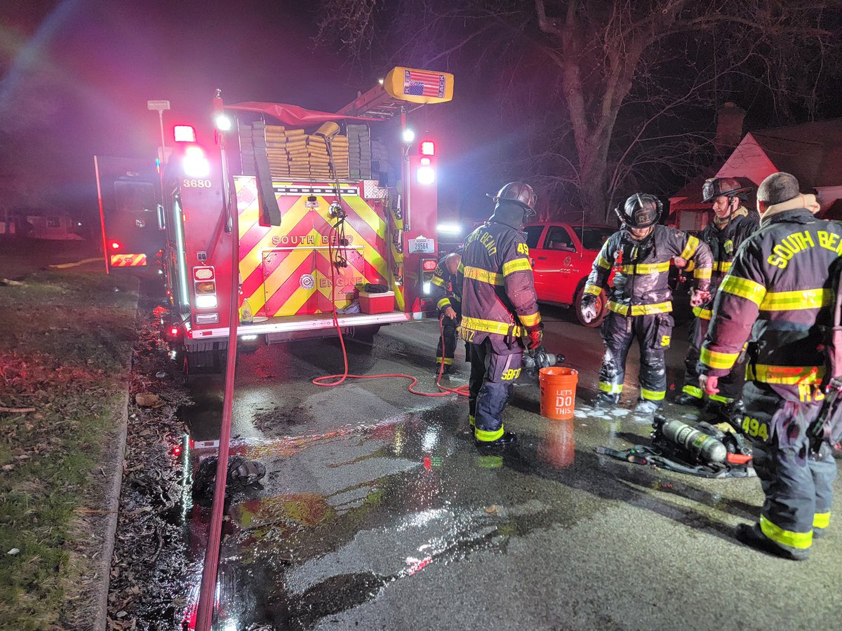 South Bend Fire responded to an early morning fire in the 1000 block of Huey Street. 
Units arrived on scene to find fire showing from an upstairs window. The fire was under control within 15 minutes. No injuries to firefighters or occupants. The fire is under investigation .