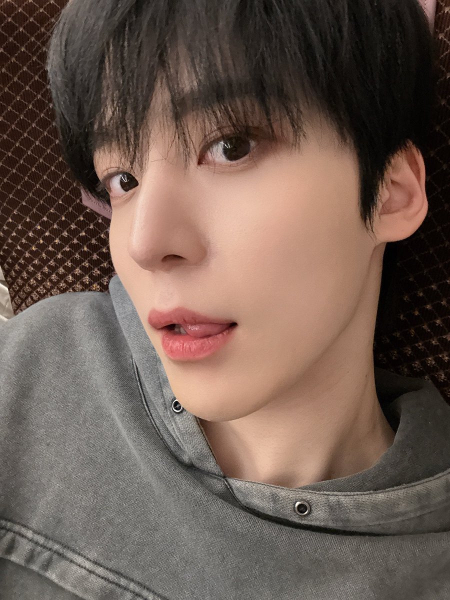 YUNHO] 新幹線！ #ATEEZ #에이티즈 #エイティーズ