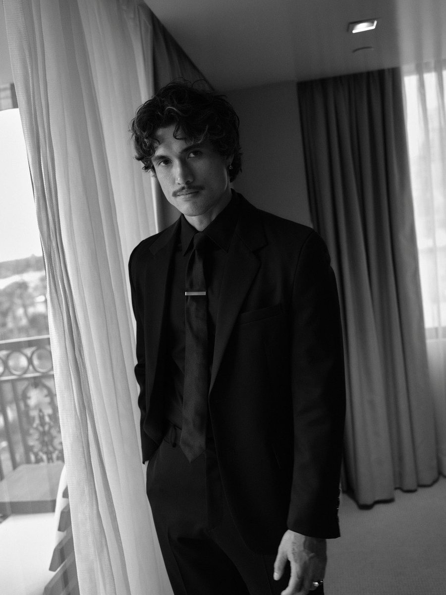 Stuart Vevers tweet media