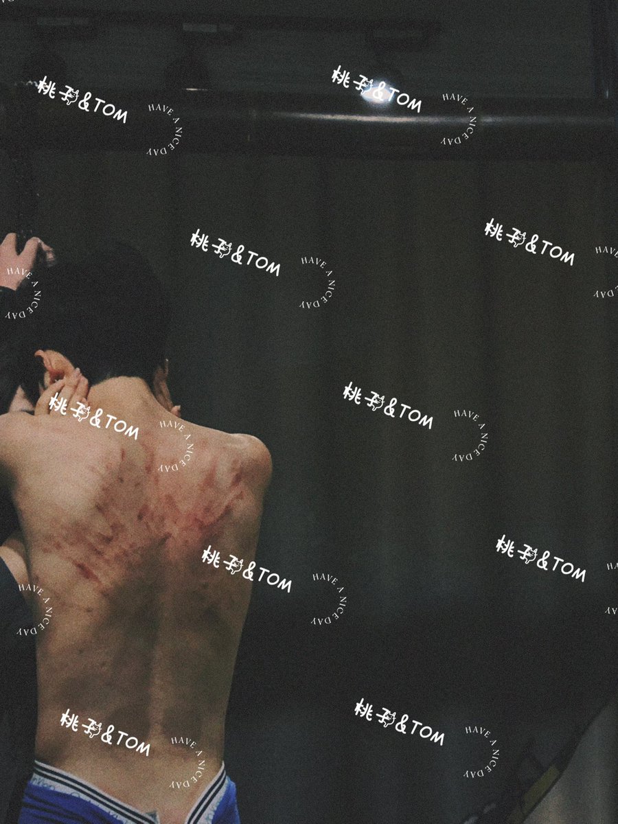 鞭手：桃子
被鞭：TOM
📸：九万
#长鞭 #sp