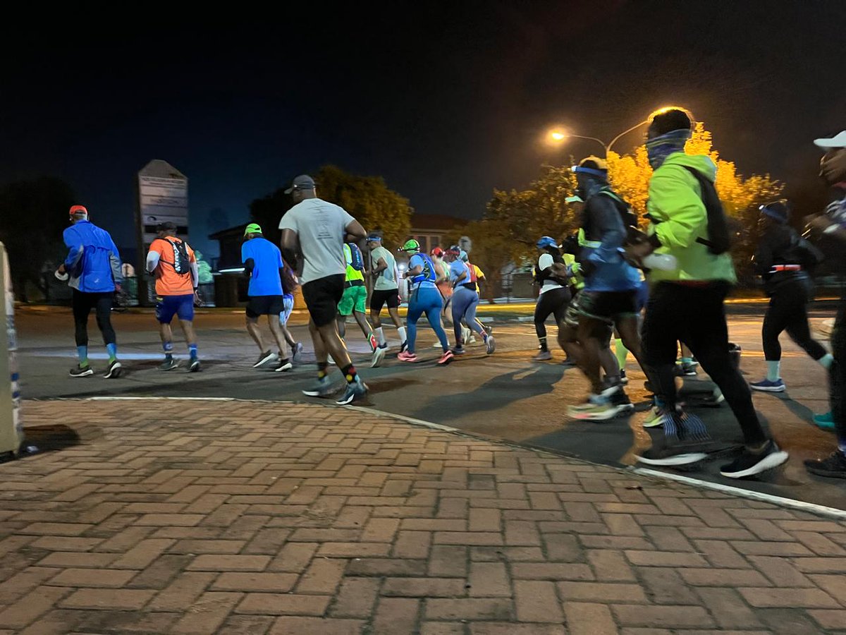 Baba_ka_Peanut's tweet photo. When I run, my mind and body fuse together, creating an energy source that empowers me.
#SaterdayLSDRun 🔥 #OutdoorAdventures 🏞️ #Consistency 🤌🏽#Runderful 🙃 #Team4AM 🕓 #SecundaRunningCommunity 🤝🏾 #BlessedAndGrateful 😇 #IPaintedMyRun 🎨 https://t.co/fkXvaqB5VQ