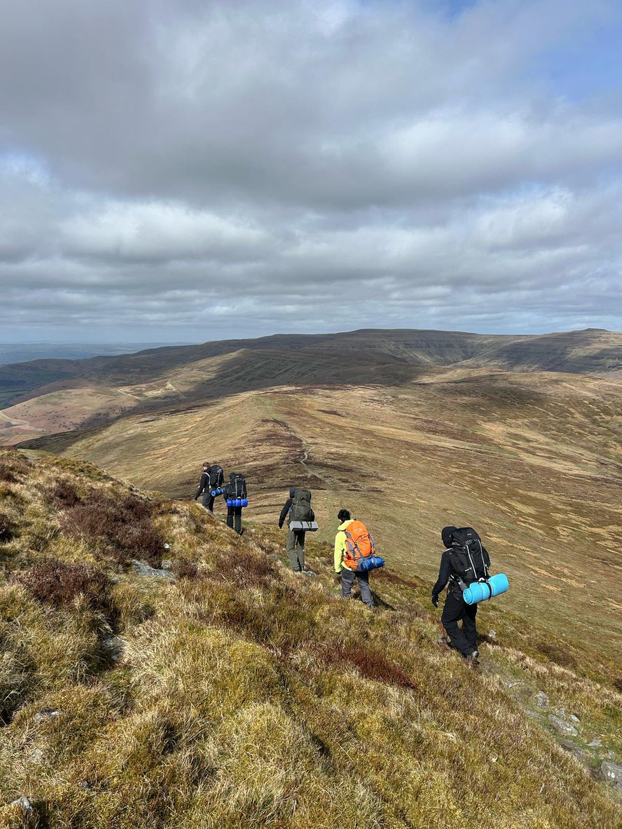 Groups moving well across the ridges of the #BlackMountains #GoldDofE #Expedition