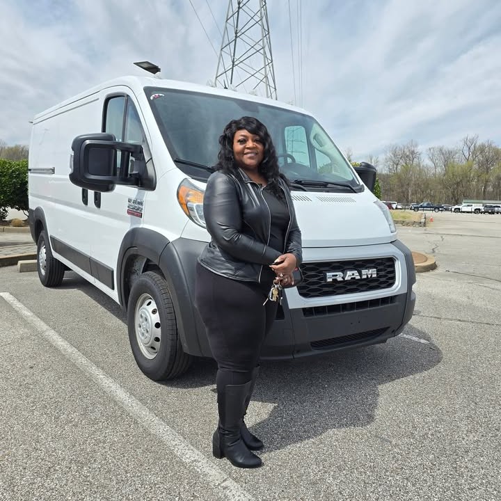 A big congratulations to Mrs. Longstreet on your new-to-you van! Thank you for choosing City Auto #Memphis, welcome to the family! 💙