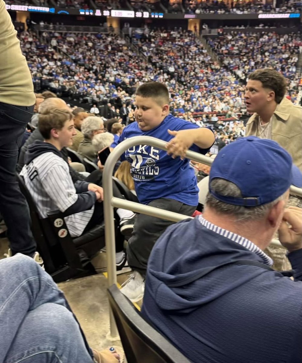 ledski's tweet image. This is unacceptable. I held you to a better standard Christian. @Da_Rizzler419