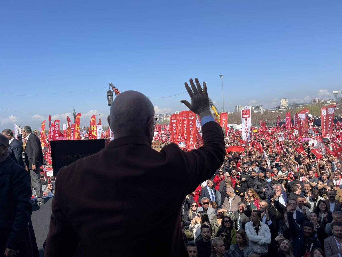 Maltepe Meydanı dolup taştı!
İstanbul halkı demokrasiye, adalete ve özgürlüğe sahip çıkıyor.
Peki ya Ekrem İmamoğlu’nun yeri neresi?
Maltepe mi, Silivri mi?
Halk meydanda, sen neredesin?

#ÖzgürlükMitingi #CHP #İstanbul #İmamoğlu #MaltepeMitingi