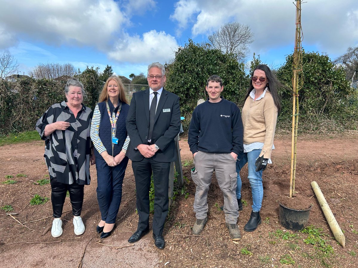 Cllr Cat Johns here at Paignton Cemetery this morning with other local councillors, residents and Stephen Ainsworth from Westerleigh planting trees. #cliftonandmaidenwaymyhome