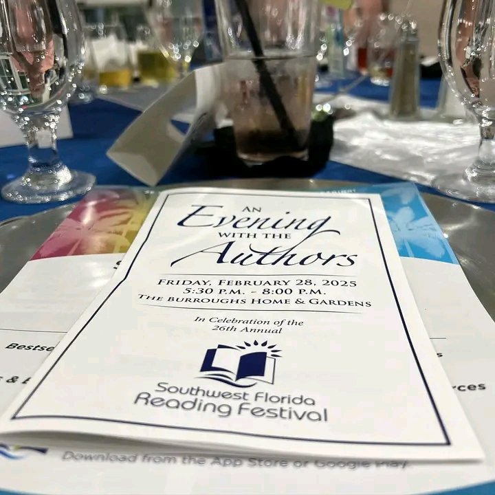 lisagenova's tweet image. Had an amazing time at the @swflreadingfestival!

Honored to receive The Distinguished Author Award for my impact on literature and community service! ❤️