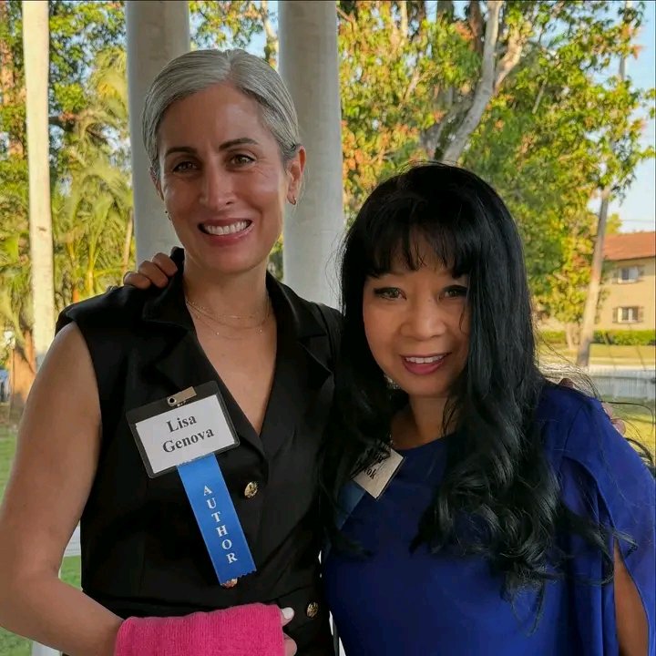 lisagenova's tweet image. Had an amazing time at the @swflreadingfestival!

Honored to receive The Distinguished Author Award for my impact on literature and community service! ❤️