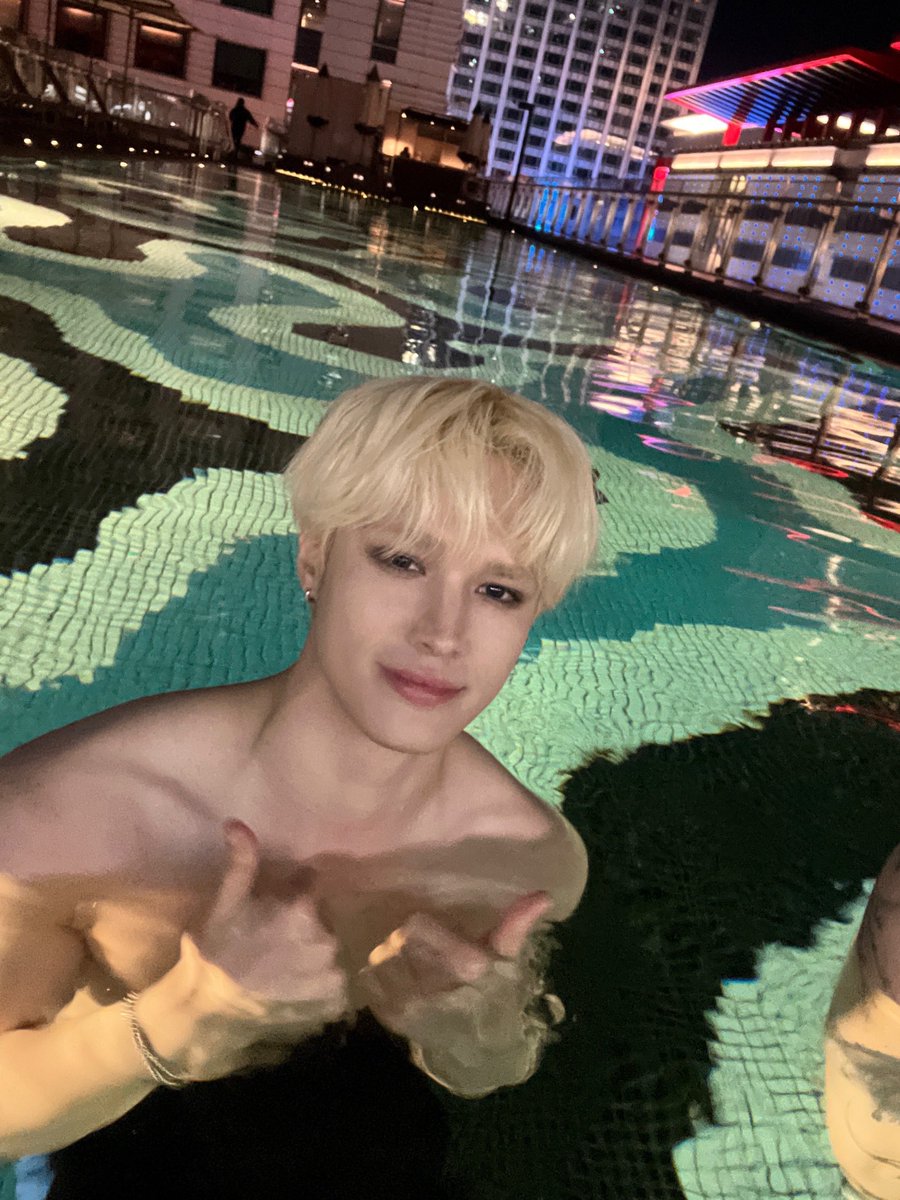 kpop moments that could kill achilleans tweet media