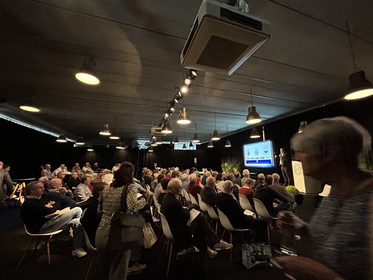 The Flemish investor community gathers in Ghent today with the <a href="/VlFedBeleggers/">VFB vzw</a> Happening.
Great turnout, good atmosphere, interesting questions are again the ingredients of a successful edition and we, with <a href="/Gimv/">Gimv</a> as proud partner of VFB are happy to be present. <a href="/dejonckheere_k/">Koen Dejonckheere</a>