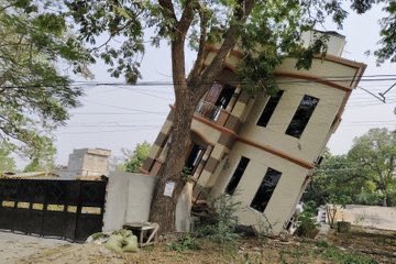 Many people died under collapsed buildings. Almost 24 hrs after earthquake, hundreds of ppl still under the damage and could haven’t been evacuated.

#WhatsHappeningInMyanmar
#Sagaing #HelpMyanmarRecover
#MyanmarEarthquake