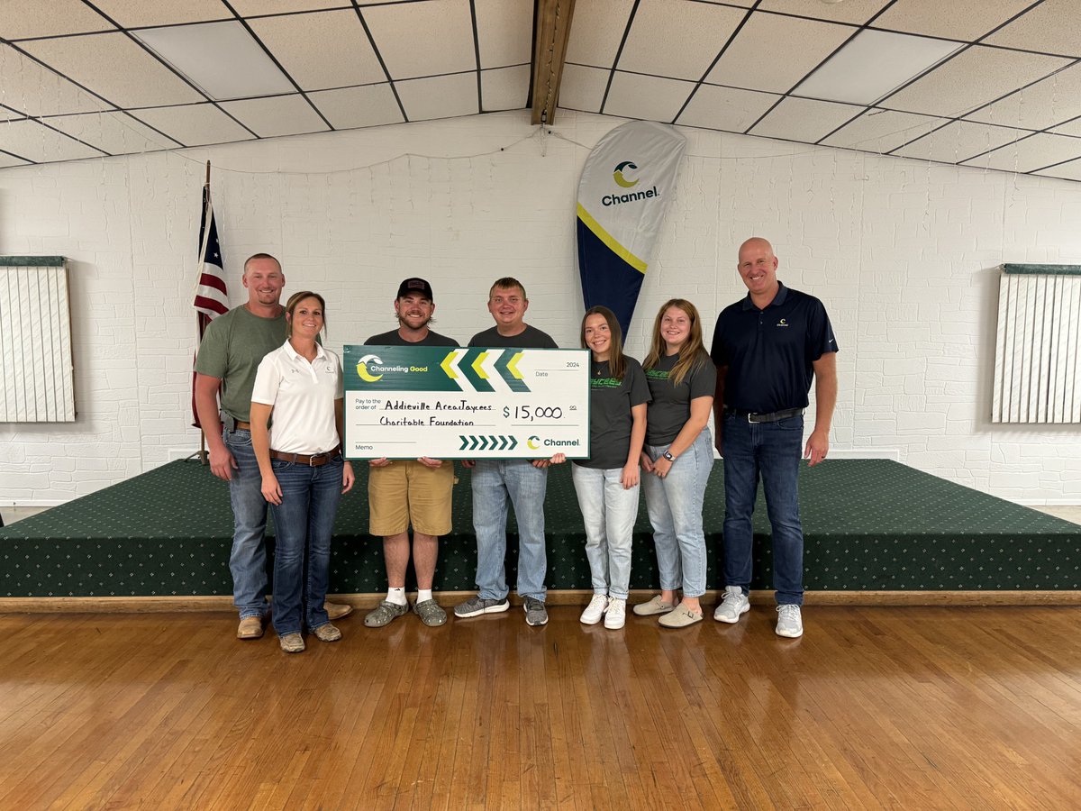 ChannelSeed's tweet image. Channel SeedPro Kristi Droste-Kollmann &amp;amp; Chris Kollmann are #ChannelingGood to help rebuild the Addieville Park community building after storm damage! 🔨 The new space will be expanded and more accessible, ensuring everyone can enjoy this vital community hub. 🤝 #FarmingCommunity