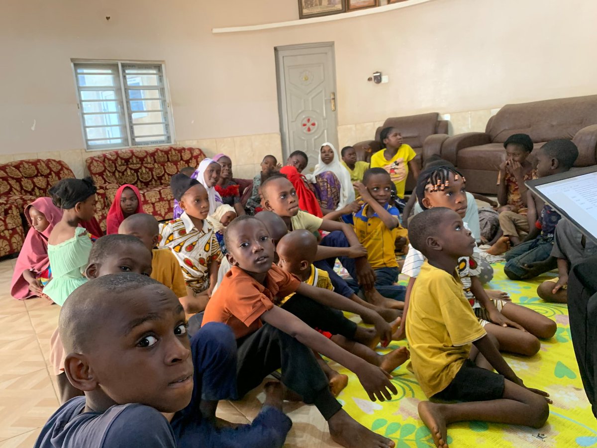 Gem_Initiative's tweet image. #Highlight
#AdolescentsHub - #MarchEdition
Today&apos;s session focused on the importance of personal values how they shape our decisions, relationships, &amp;amp; future. Values act as a compass, guiding us to make informed choices in life.

#PersonalValue #YouthEmpowerment #GemHubInitiative