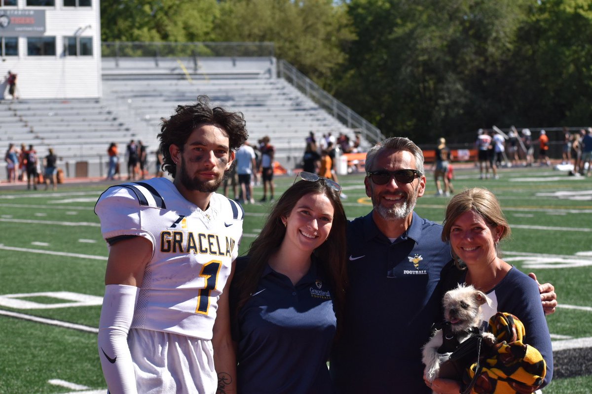 CoachRoss_FB's tweet image. It’s not often a dad gets to work with his daughter in college football. I’ve been extremely fortunate to work side-by-side with @_peytonross for 2 years
Going to miss her next fall, she has moved on to the MAC. She is now the Director of Recruiting at Western Michigan
#Broncos