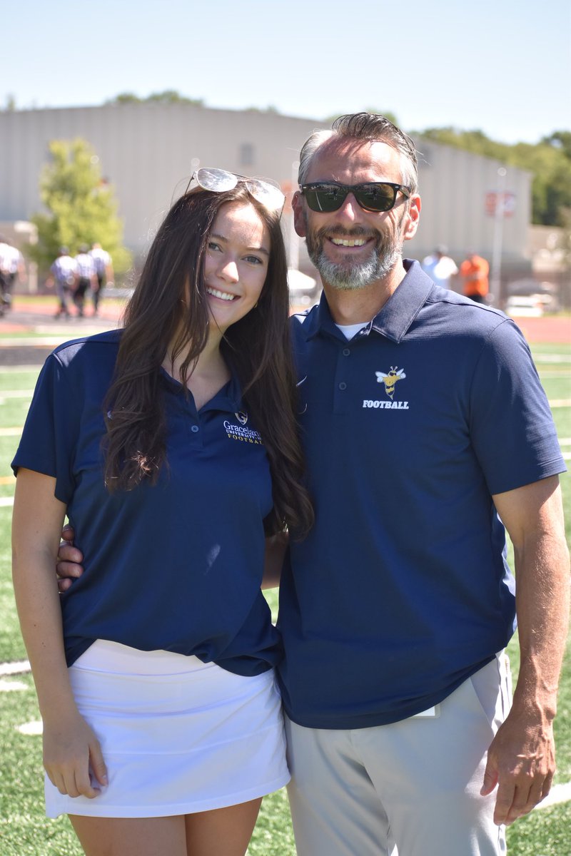 CoachRoss_FB's tweet image. It’s not often a dad gets to work with his daughter in college football. I’ve been extremely fortunate to work side-by-side with @_peytonross for 2 years
Going to miss her next fall, she has moved on to the MAC. She is now the Director of Recruiting at Western Michigan
#Broncos