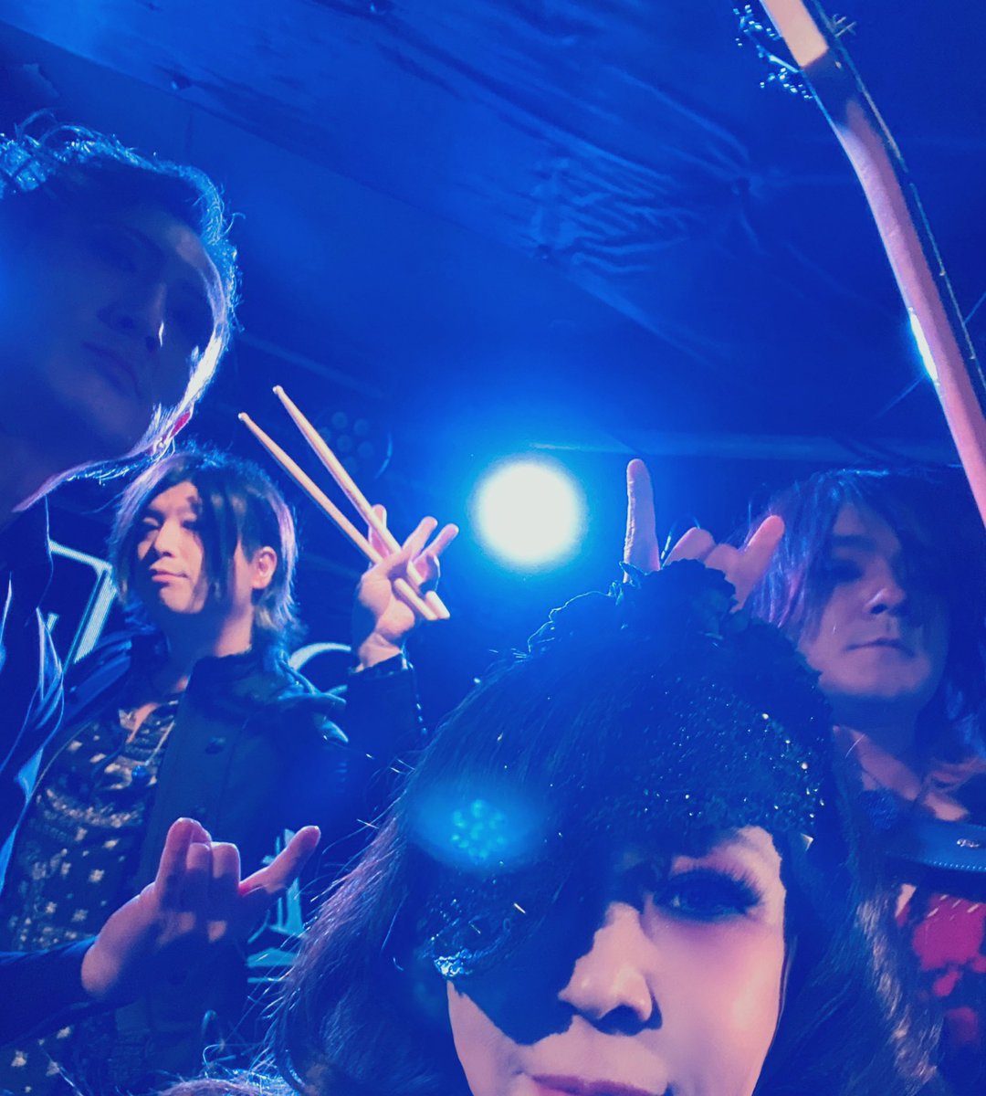 LITF_officialJP's tweet image. 本日は、ANGERS TOUR 2025「東京夜宴」への出演でした☺️

Lost In the Flamesのステージを応援してくださった皆さま、ありがとうございました✨✨✨

最高の時間を過ごせました！

次回ライブは4/13立川BABELです！
またライブでお会いしましょう🔥🔥

#ロスフレ #litf #LostIntheFlames