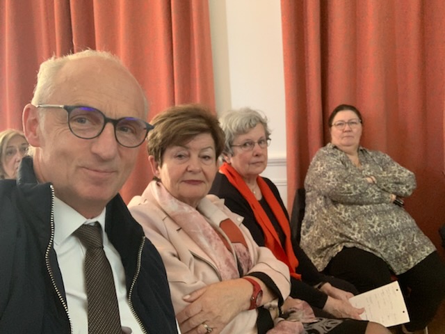 Jean-Claude MONBOISSE et le bureau de l'inter club des Loups Blancs ont tenu leur AG à Cormicy.
La diversité des activités physiques, culturelles et sociales est un véritable atout pour bien vieillir.
Marine et Lucie du CLIC ont clôturé nos travaux
<a href="/DptMarne/">Département Marne</a> <a href="/JM_Roze/">Jean-Marc Roze</a>