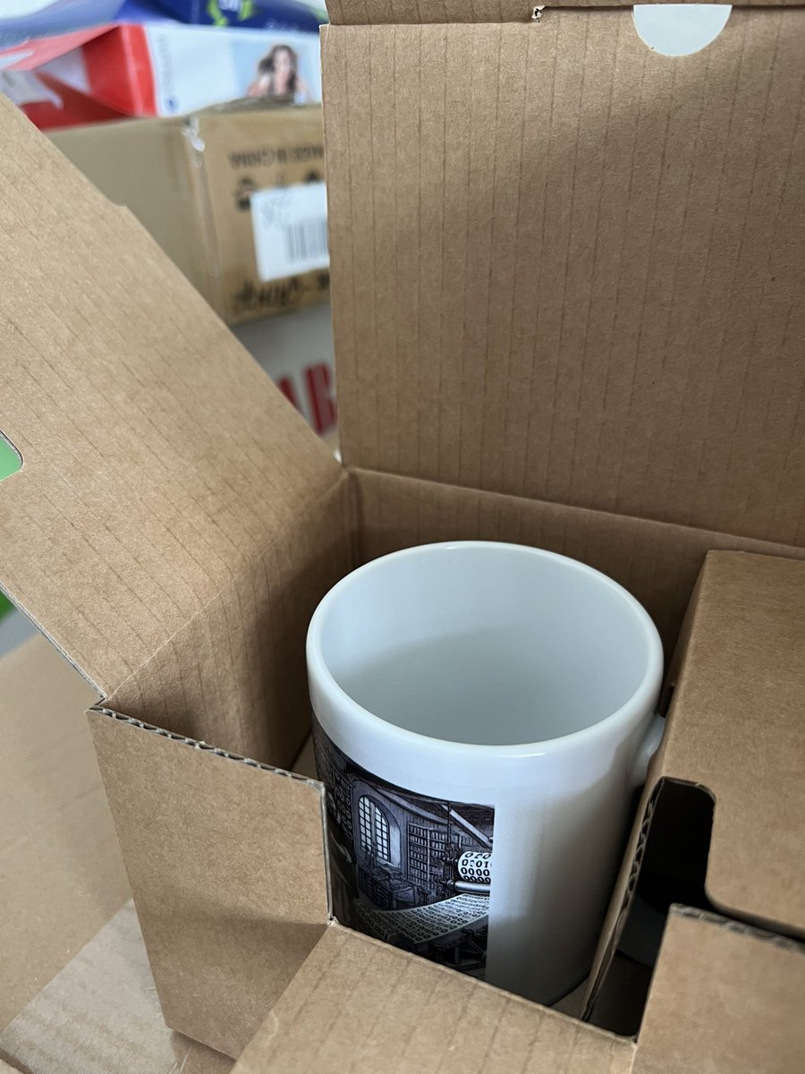 🫣 Sneak peek alert!

Our „Text as Data“ #DHSpringSchool merch just landed in Potsdam – fresh stickers &amp; mugs ready to go! ☕✨
Only a few more days until we kick off on Monday – we can't wait to welcome all the participants and teachers💙
#DigitalHumanities #DH2025
📦👇
