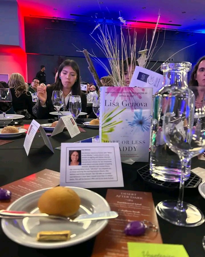 lisagenova's tweet image. Oh, #TFOB, I adore you! 💗 My fifth time and it still feels like home. Amazing panels, incredible authors, and so much inspiration. Until the next book! 😘 #TucsonFestivalOfBooks