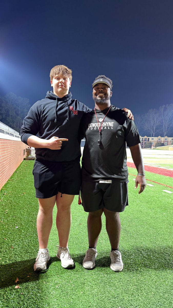 RyanH_71's tweet image. I had a great time at @LRBearsFootball spring practice on 3/27. The energy at practice was great! Thanks for the opportunity, can't wait to be back. @Rashad_M_Y @CoachJLord1 @coachSocha @NickVagnoneLR