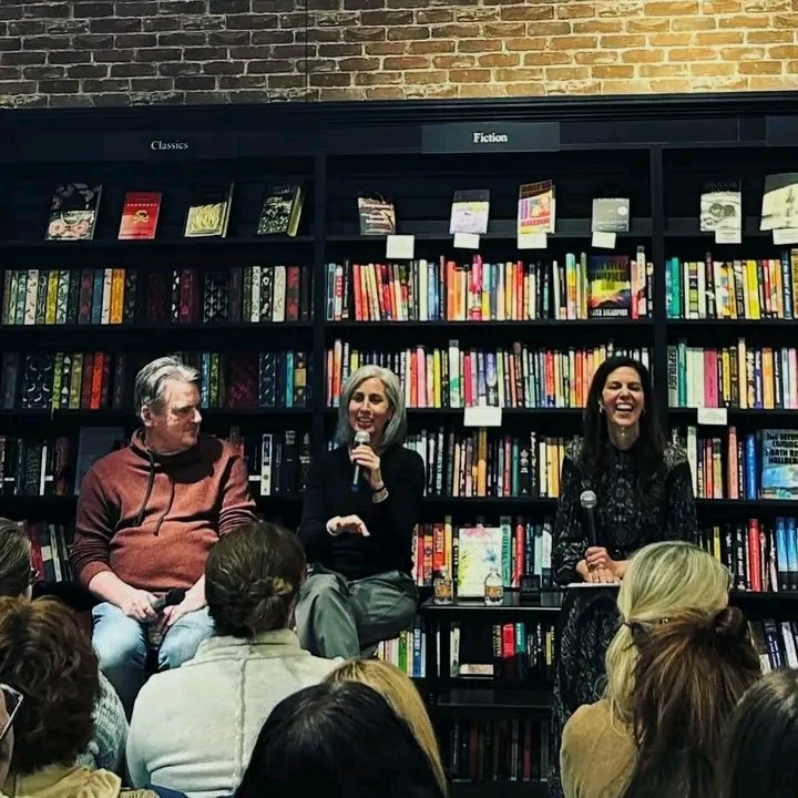lisagenova's tweet image. Such a treat to stop at my dear friend @wendysarahdodson’s magical @hummingbirdbookstore! 💗 Loved sharing the stage with the brilliant @englishpaulm and seeing so many loved ones in the audience. Huge thanks to Wendy and everyone who braved the rain! ☔️