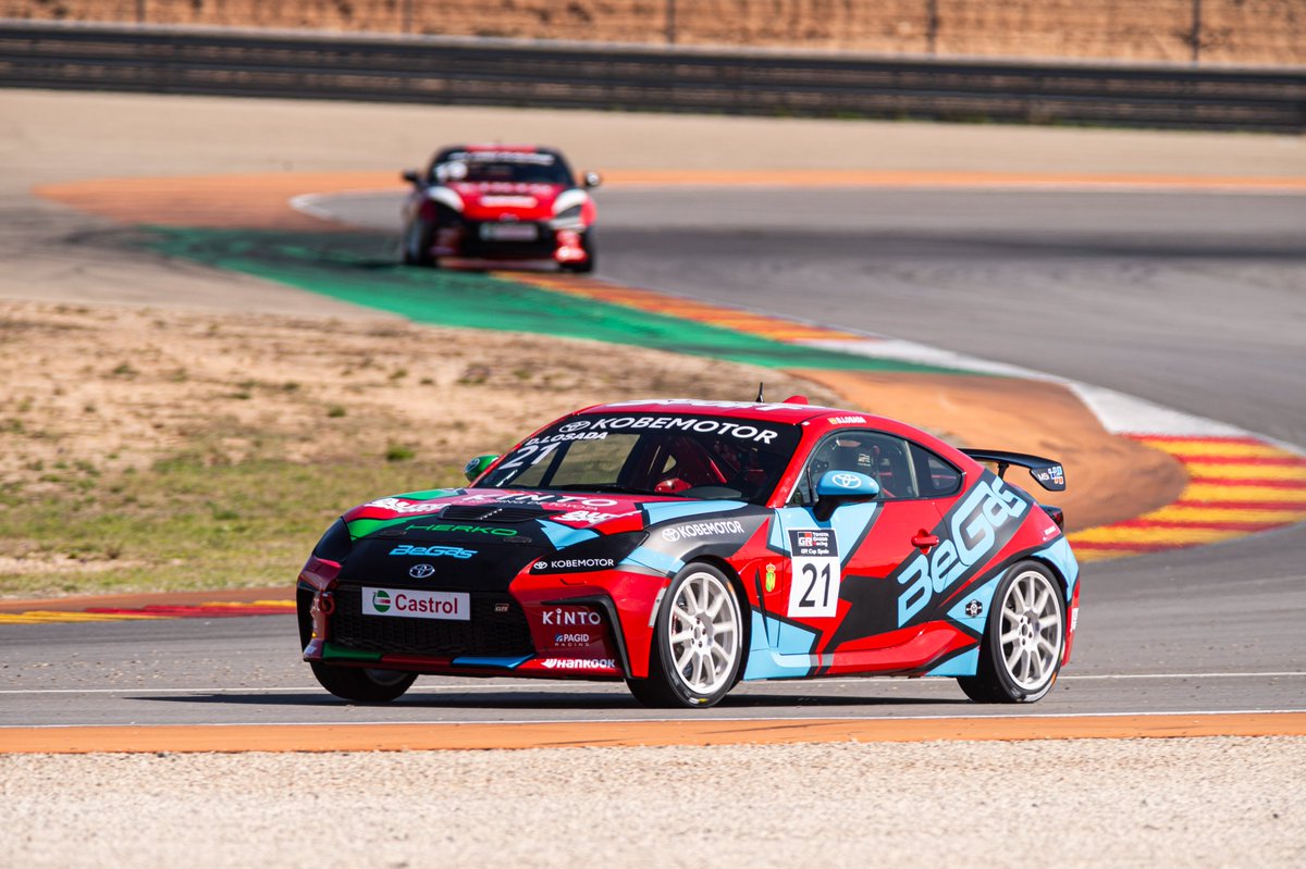 TOYOTA GAZOO Racing Spain (@tgr_spain) on Twitter photo 🇪🇸 Victoria de Dani Losada en la Carrera 1 de <a href="/AragonMotorLand/">MotorLand Aragón</a> 🥇 tras una actuación impecable del piloto de Kobe Motor. Completan el podio Tomas Pregliasco y Marcos de Diego.
Beitske Visser cierra su gran debut con la 4⃣ª posición, tras una gran lucha por un Top5 que completa 🇪🇸 Victoria de Dani Losada en la Carrera 1 de <a href="/AragonMotorLand/">MotorLand Aragón</a> 🥇 tras una actuación impecable del piloto de Kobe Motor. Completan el podio Tomas Pregliasco y Marcos de Diego.
Beitske Visser cierra su gran debut con la 4⃣ª posición, tras una gran lucha por un Top5 que completa