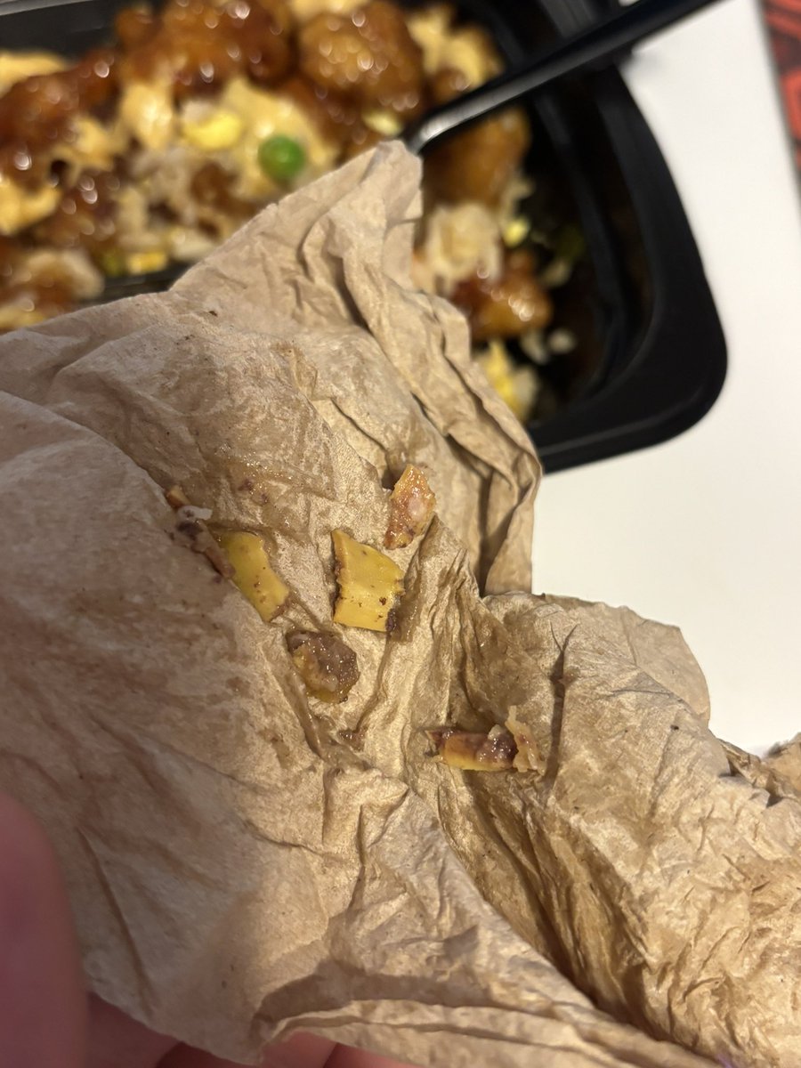 hellosam101's tweet image. Bones in my orange chicken from @PandaExpress. BONES.