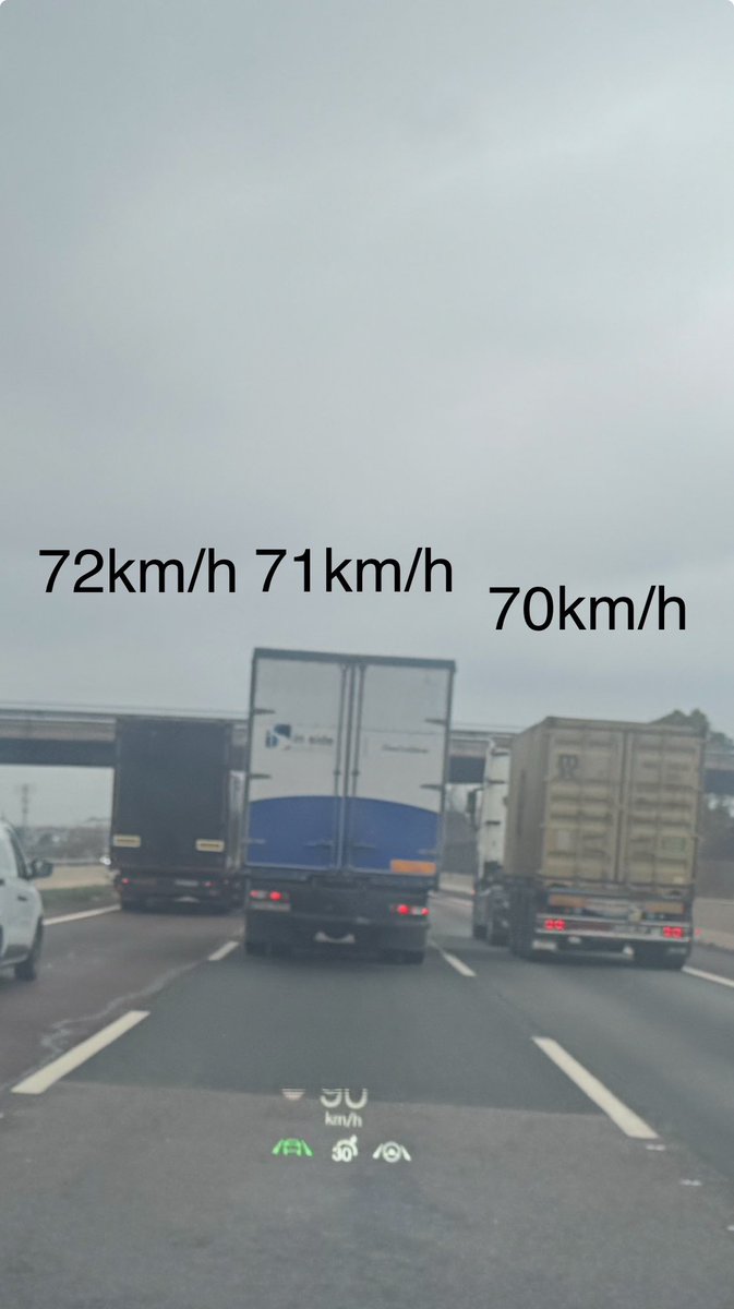 rdcatala's tweet photo. @DGTes @policia @guardiacivil Un dia normal en la A7 entre Valencia y Sagunto https://t.co/gZrNM6bdcj