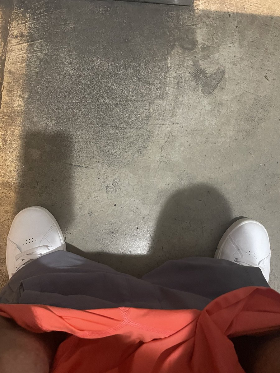 JMUdad32's tweet photo. @RustysJohnson I’m trying here rusty #tummyache #lank #expand also yes I’m wearing the Rodgers https://t.co/BtNhoGddih