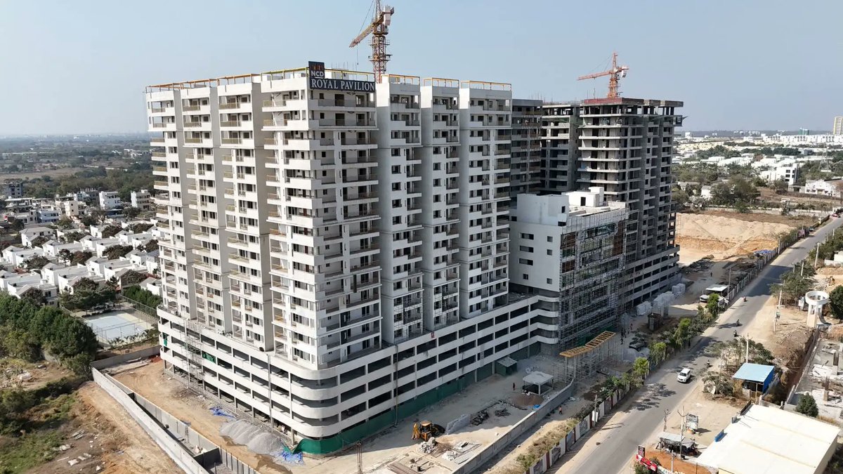 HydUrbanRealty's tweet image. NCD Royal Pavilion #Kollur , an exquisite residential haven nestled in the heart of #Mokila, where grandeur meets serenity. Spread across 6 acres of meticulously landscaped grounds, this gated apartment community stands as an epitome of luxury and comfort. Explore to know why…