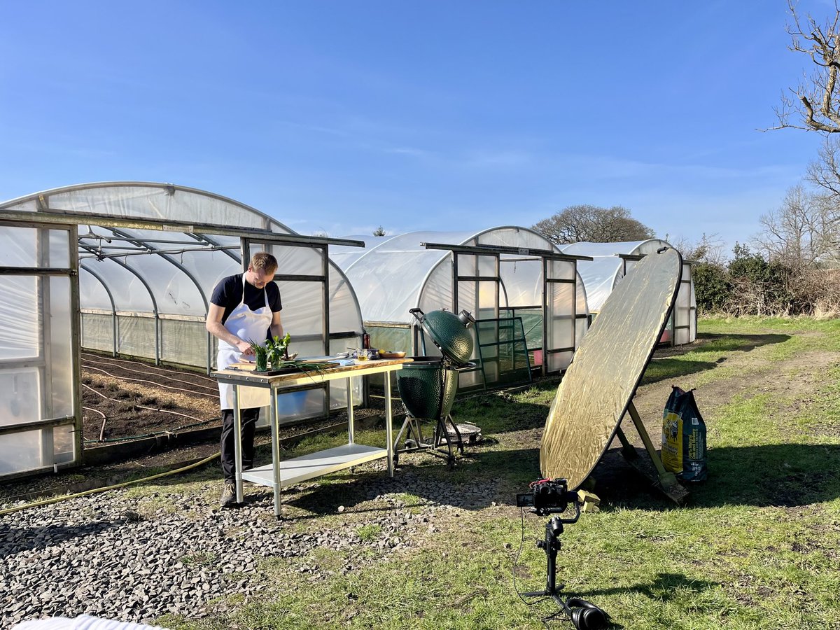 On location in the sun this week 

More of this pls

—