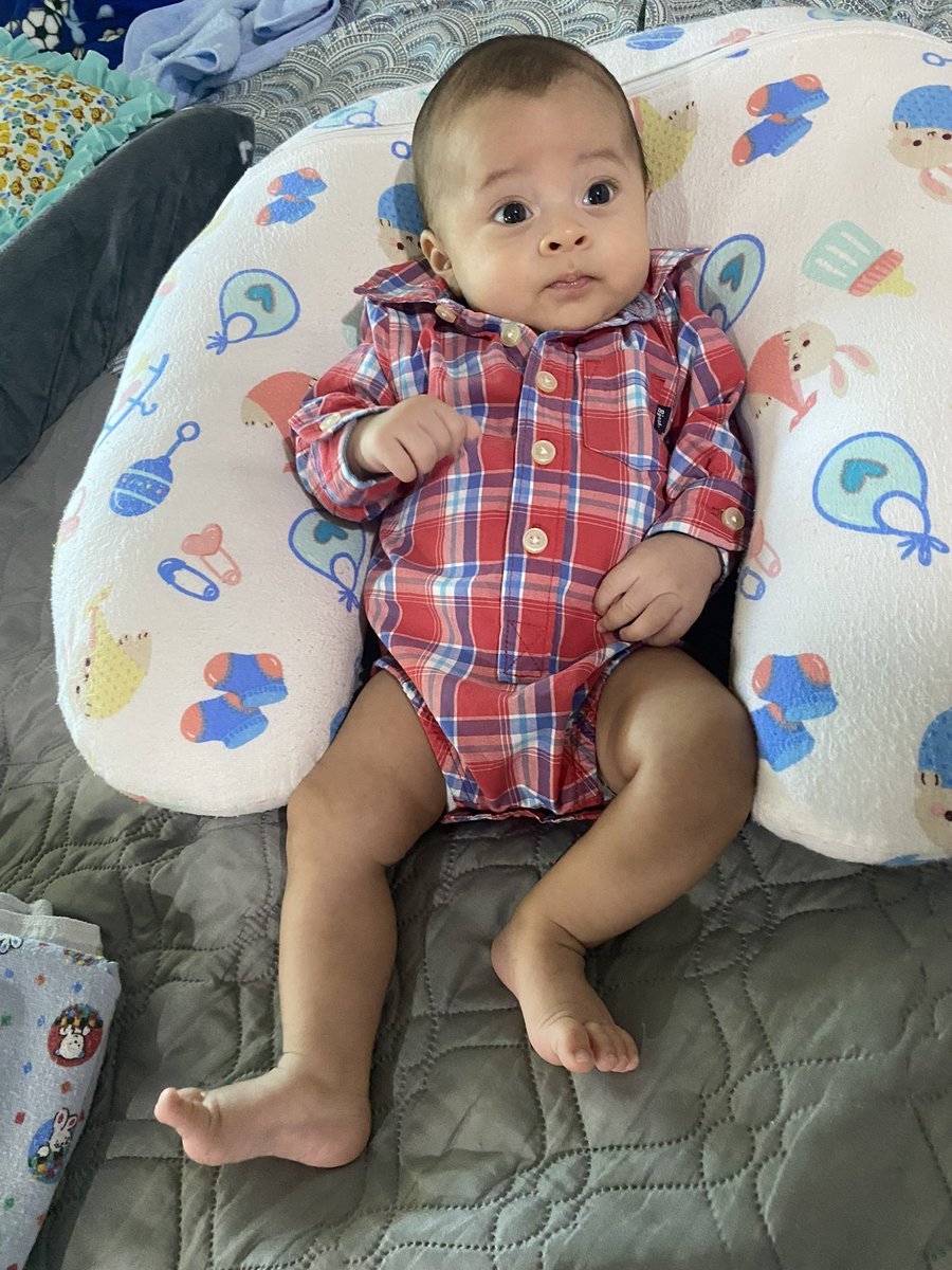 IdaliaVilla9's tweet photo. Siempre quise una niña para vestirla fashion y bonita pero quien dice que no puedo hacerlo con un niño? 😍#MomBoy https://t.co/GCMGIgbz24