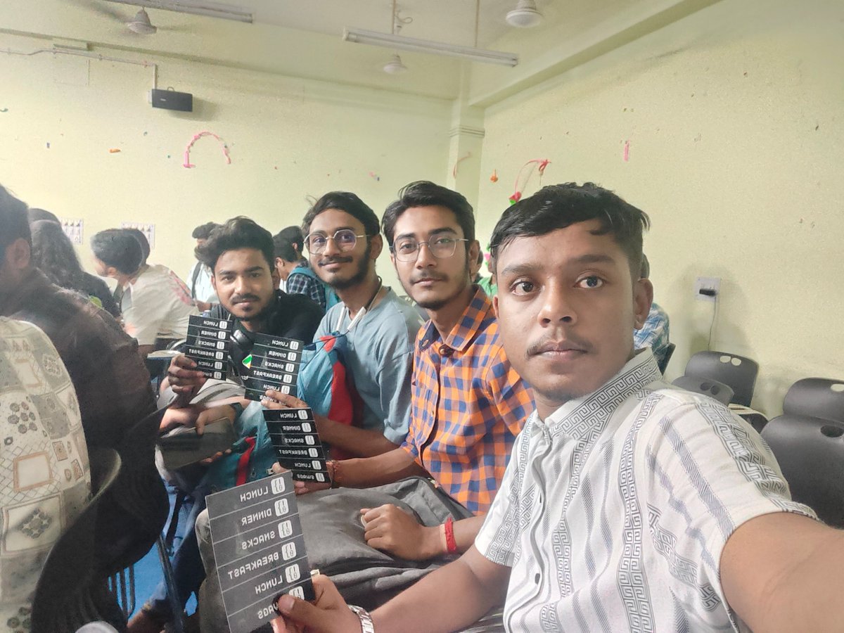 sarkar95730's tweet image. Hi #folks 👋🏻
Day 1 finished at @BinaryKgec Hackathon..🚀
Excited to kick off this amazing experience at @BinaryKgec with my incredible team, #DevXtreme 💻
#DayOne #BinaryHackathon #Devcoders #HackathonLife