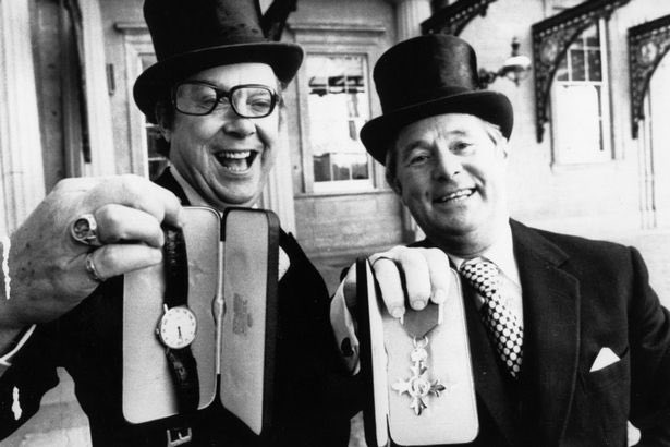 eric_ernie_col's tweet photo. Don’t forget Folks….the Clocks change tonight as we…
#SpringForward
…one hour during the night!
#BritishSummerTime #ExtraSunshine ☀️
#ClocksForward #DaylightSaving
#MorecambeAndWise #EricAndErnie
#StillBringSunshine 👓☀️♥️ https://t.co/ouCs6w6F37