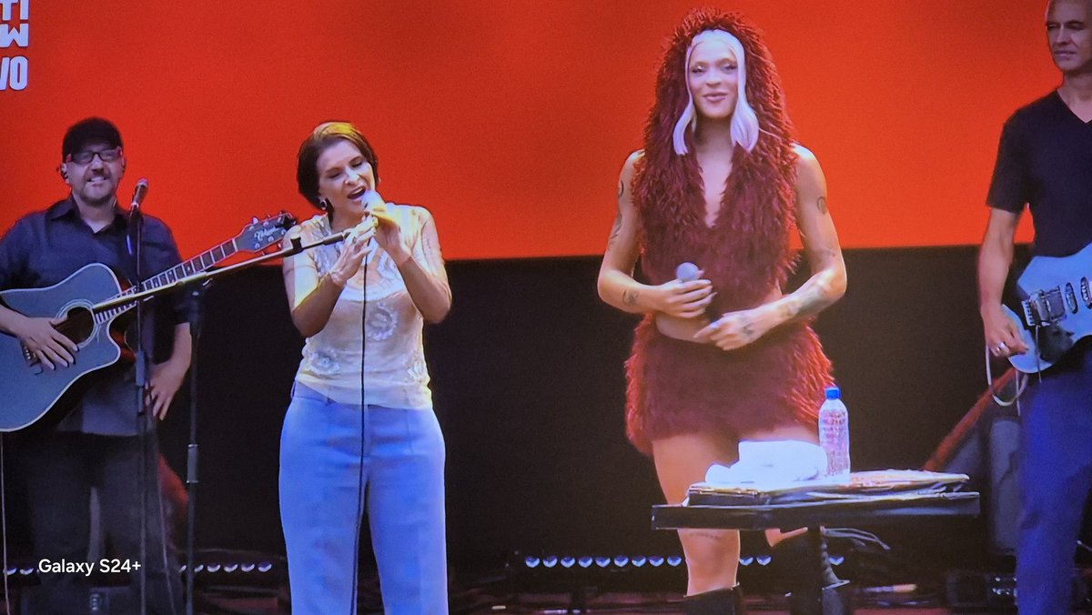 PivaDe's tweet photo. Marina Lima ... &amp; Pabblo Vitar..
Lollapalooza 2025 https://t.co/zLBwKYzWPU