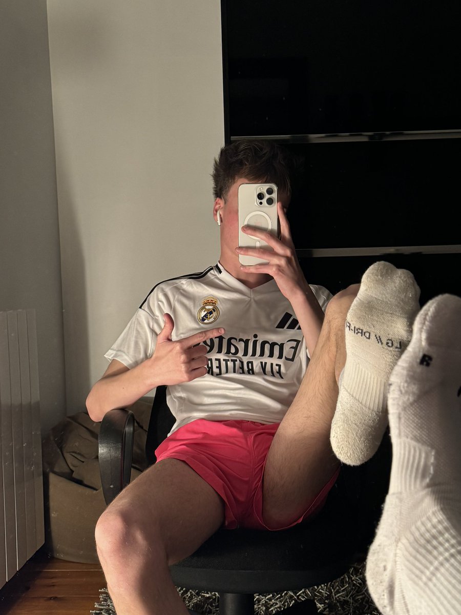 Wanna sniff my soccer socks, loser ?