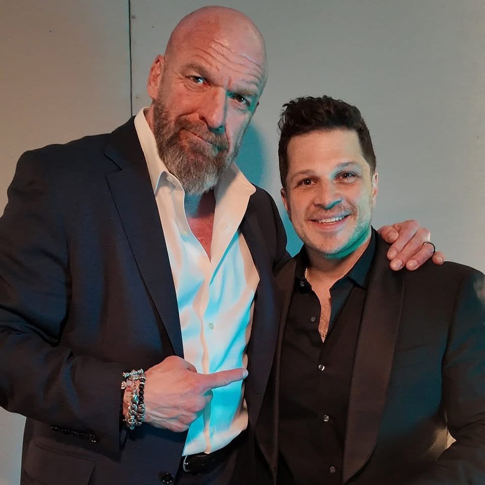 MakaveliDTA's tweet photo. #TripleH with the new #SmackDown in-ring announcer #MarkNash https://t.co/gt71OUsnTF