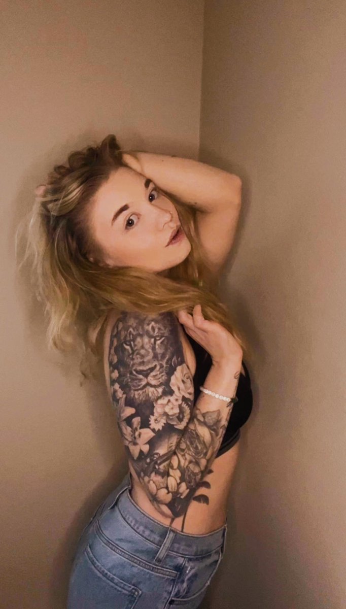 Kati_Simcock's tweet photo. 💋 https://t.co/JxU240z7Wb