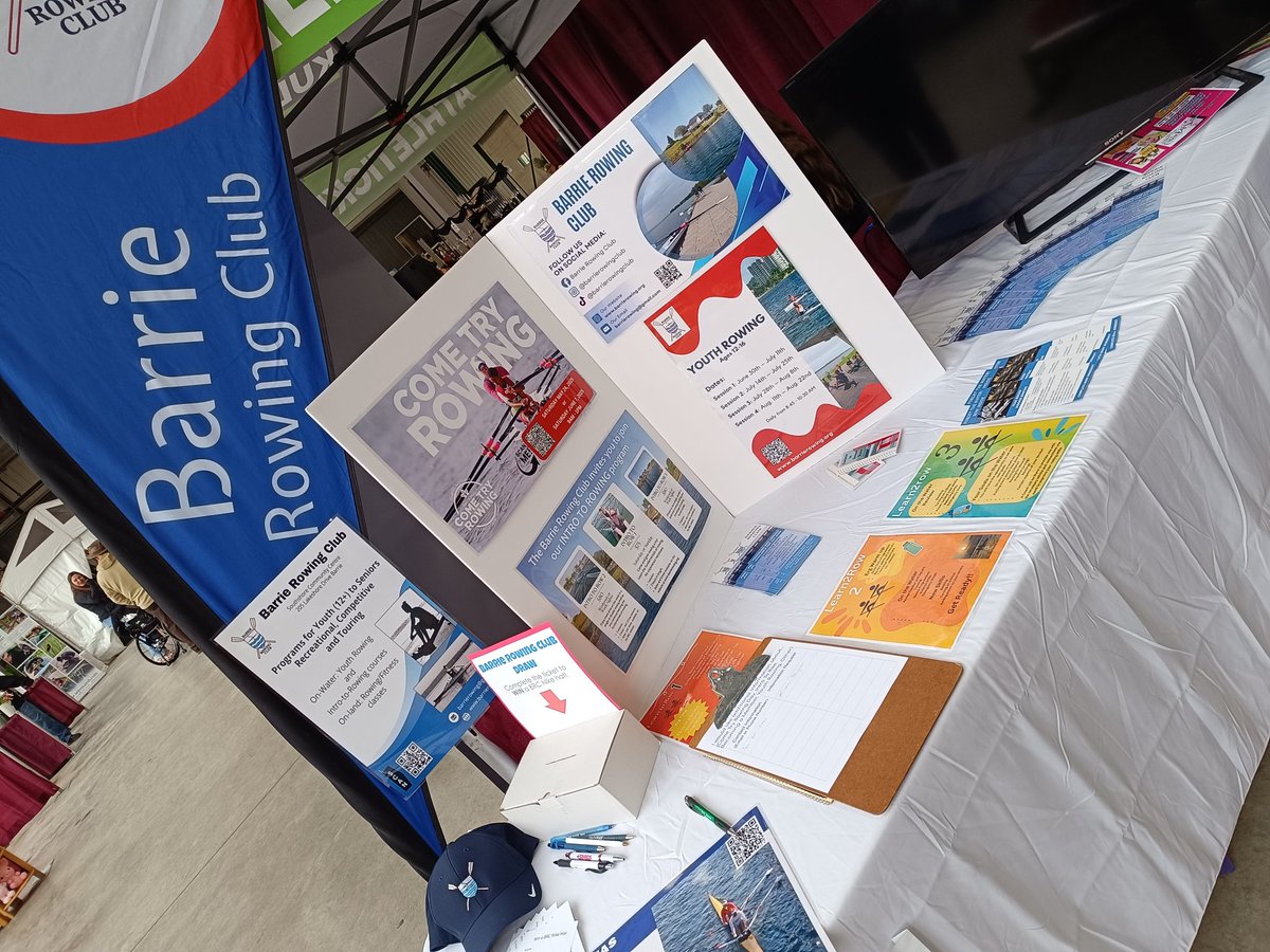 The. Summer in Simcoe Show is still here at Bradford Greenhouses near #Barrie. Come check summer activities and local bakeries and snacks.