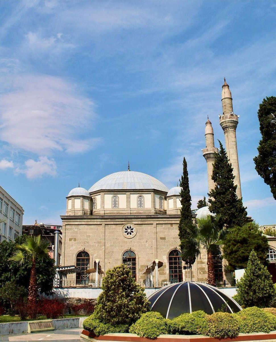 #RamazanBayramı nın tüm insanlığa sağlık ve huzur getirmesini diliyorum.
Bayramımız mübarek olsun.
#HayırlıBayramlar