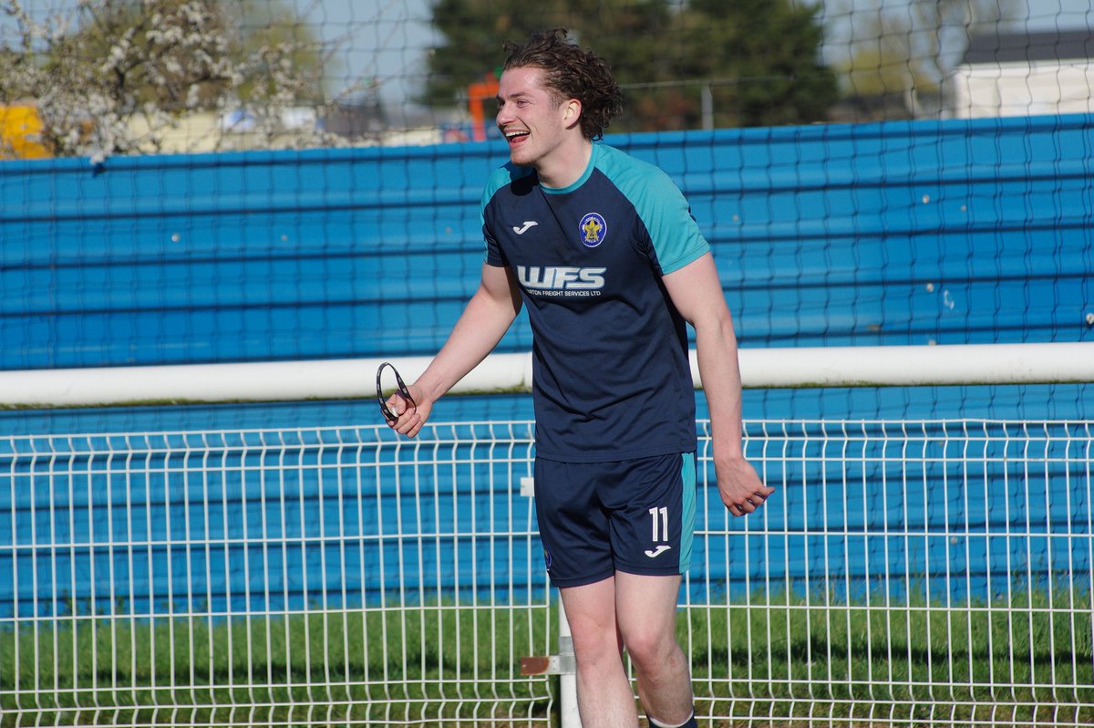 RayleighFootie's tweet image. A few photos📸 as Rayleigh Town beat May & Baker 5-2 with a superb hattrick🎩 from @RiskLewis to go unbeaten in March congrats to all the team👏👏 bring on Tuesday👊
@RayleighTownFC1 @NonLeagueCrowd @NonLeagueUK_