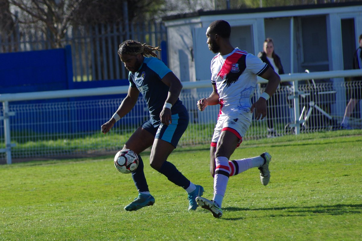 RayleighFootie's tweet image. A few photos📸 as Rayleigh Town beat May & Baker 5-2 with a superb hattrick🎩 from @RiskLewis to go unbeaten in March congrats to all the team👏👏 bring on Tuesday👊
@RayleighTownFC1 @NonLeagueCrowd @NonLeagueUK_