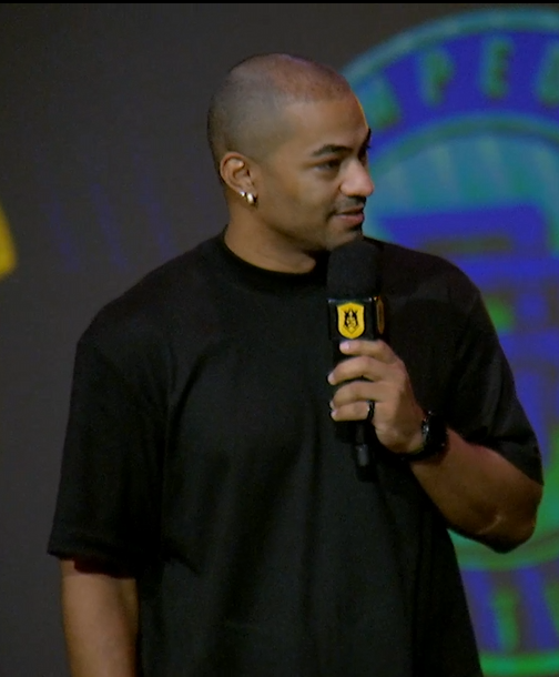 Estreia de <a href="/KingsLeagueBR/">Kings League Brasil 🇧🇷</a> com uma surpresa muito boa. Olha <a href="/BlackWill88/">BLACKWILL | Apresentador Games e Esports</a> na casa para apresentar o melhor do fut7. 

🚀 #KingsLeague #KingsLeagueBrasil