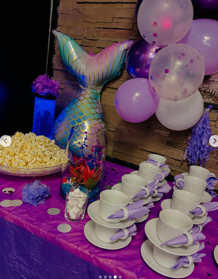 lend my sea trash for niece's birthday decoration and dang table looked neat 🪸🦀 (photos stolen because i spent the party doing dishes, cleaning and helping with the cooking lmao) 🦑🪼🐠