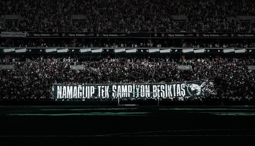 hakankebapciii's tweet photo. #şinanay #galatasaray #beşiktaş #derbi #çarşı #tupras #inonü 🦅🦅 https://t.co/rCwZHYroeh