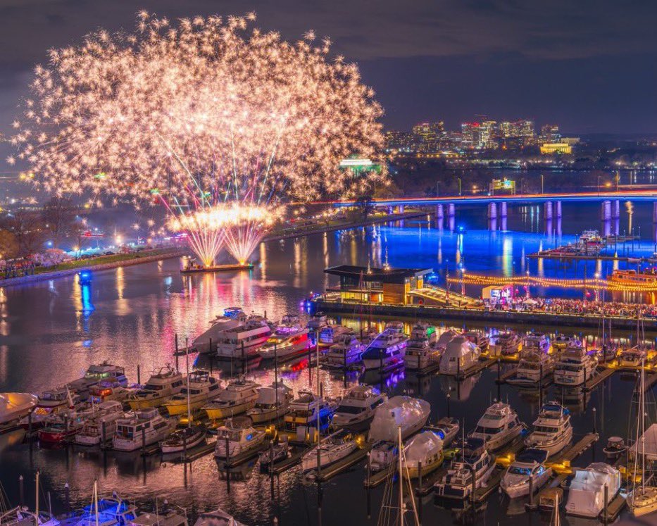 dcfireems's tweet photo. 🎆 PLEASE BE AWARE: There will be a fireworks display over the Washington Channel at 8:00pm in honor of Bloomaroo at #TheWharfDC. ​That will be followed by another display at the @kencen. Do not be alarmed. @dcfems will be on location. #DCsBravest https://t.co/rOOL02sK3V