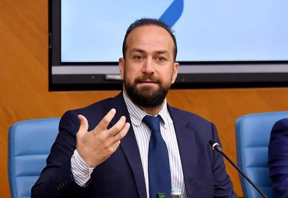 شكلي اليوم رح اقضيها مباركات كمان مبروك لسوريا بوزير الإعلام الجديد حمزة المصطفى !!!!
مبروك !!!!!!!!!!!!!!!!!!!!!!!!!!!!!!!!!!!!!!!
نطالب بتعيين عاطف نعنوع وزيراً للمالية مشان يكمل العرس الجماهيري