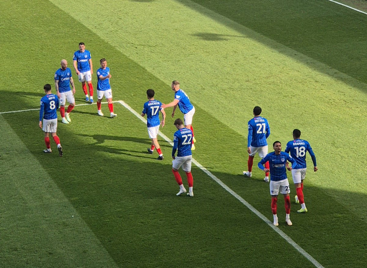 ClementsVicky's tweet image. 🎵 Josh Murphy running down the wing!🎵 #Pompey